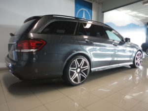 Mercedes-Benz E 300 Bluetec Hybrid Avantgarde AMG