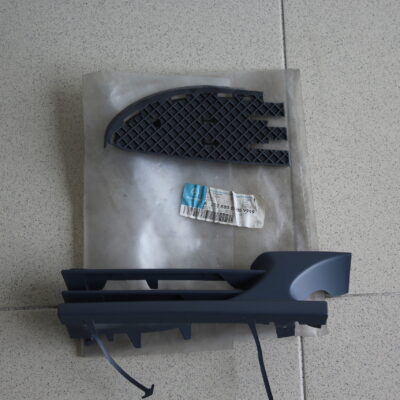 Grelha Classe C(W202) - Mercedes. A2028800505