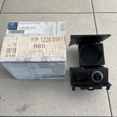 Revestimento  classe C Mercedes A2036801650