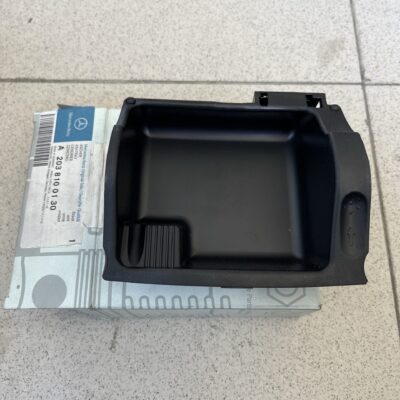 Cinzeiro Mercedes A2038100130