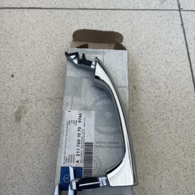 Puxador porta Mercedes A2117601070    9744