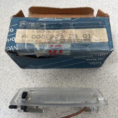 Luz interna Mercedes A0008252301