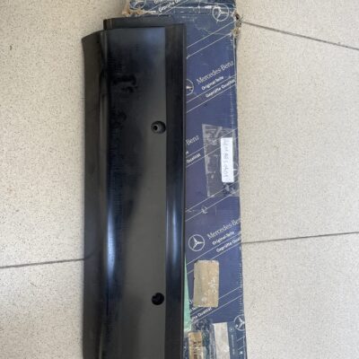 Tampa do pára-choque Mercedes A6318850401