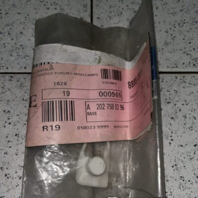 Friso da pega da mala Mercedes A2027580296