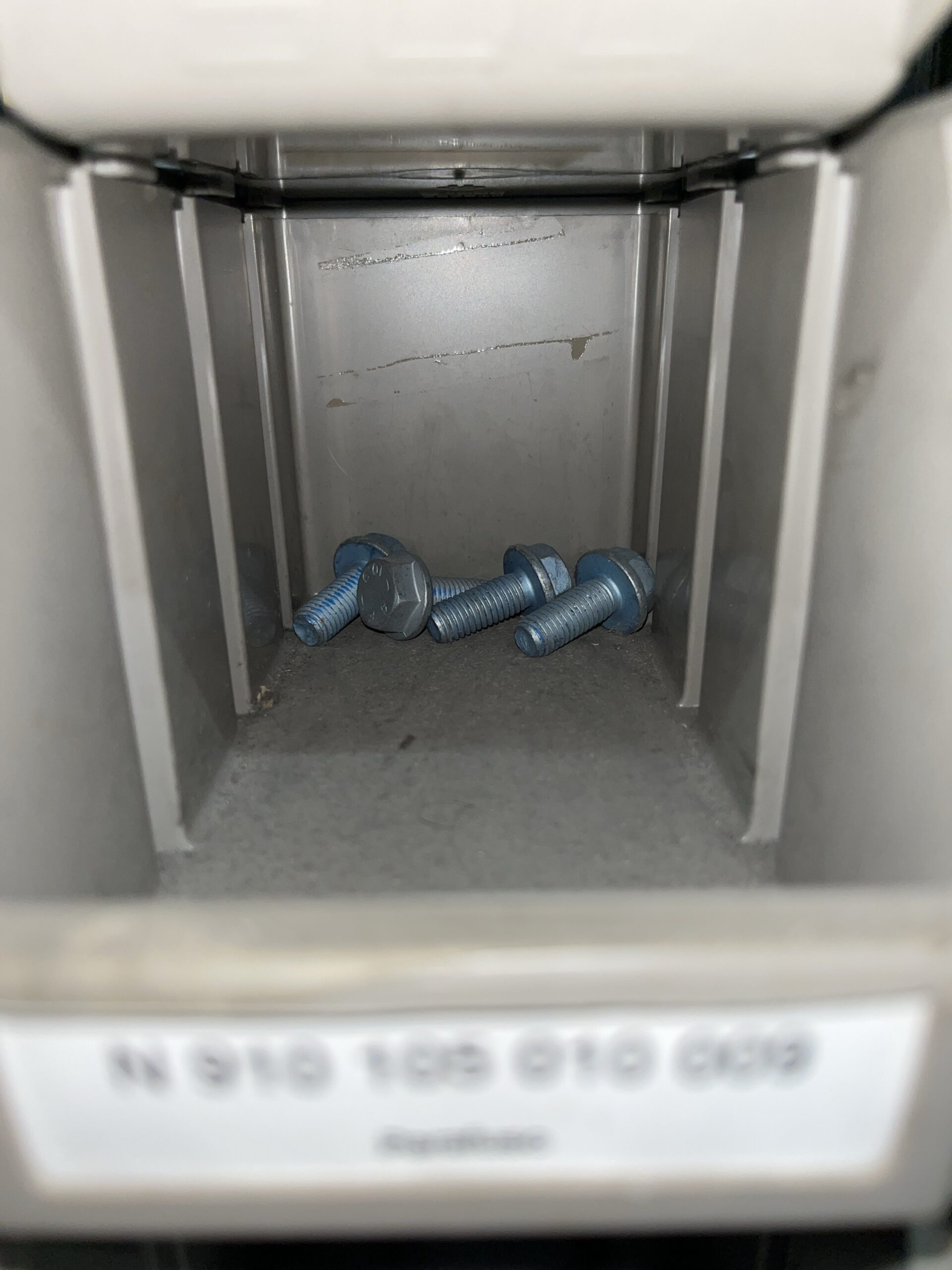 Parafuso Mercedes N910105010009