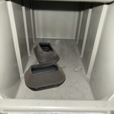 Casquilho do radiador de água Mercedes A6385040112