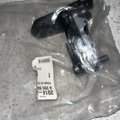 Fechadura do capot Mercedes A2038800264