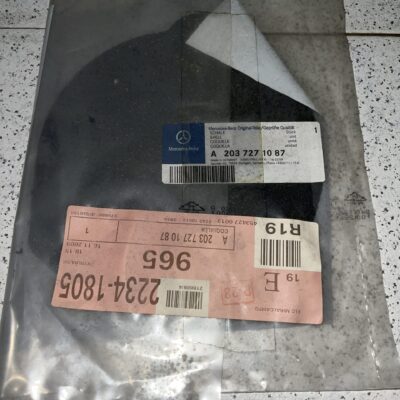Revestimento da tampa da coluna de som Mercedes A2037271087
