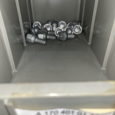 Pernos de roda Mercedes A1704010170