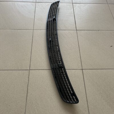 Grelha do capot Mercedes A2038800205