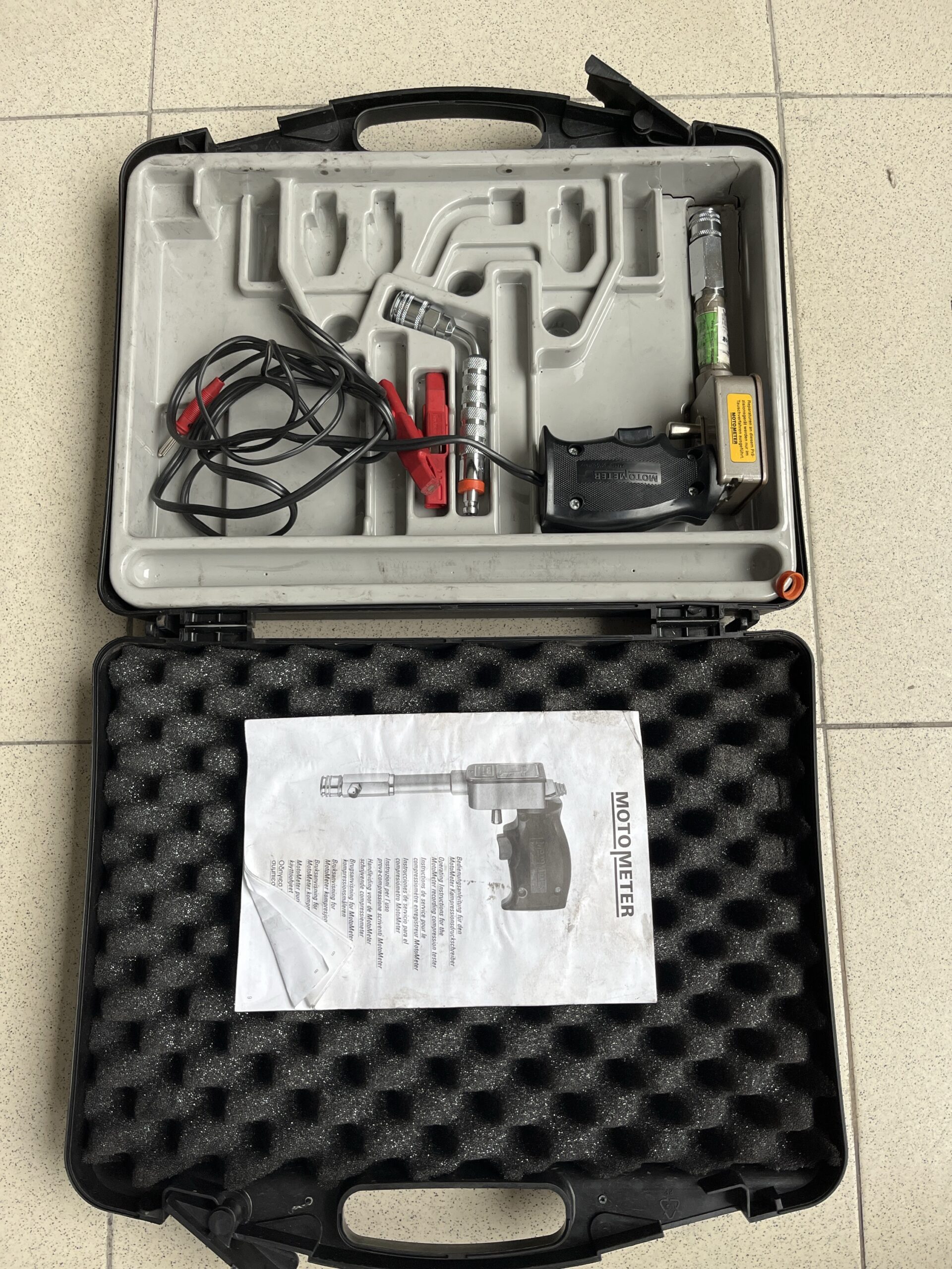 Ferramenta Mercedes W001589772100