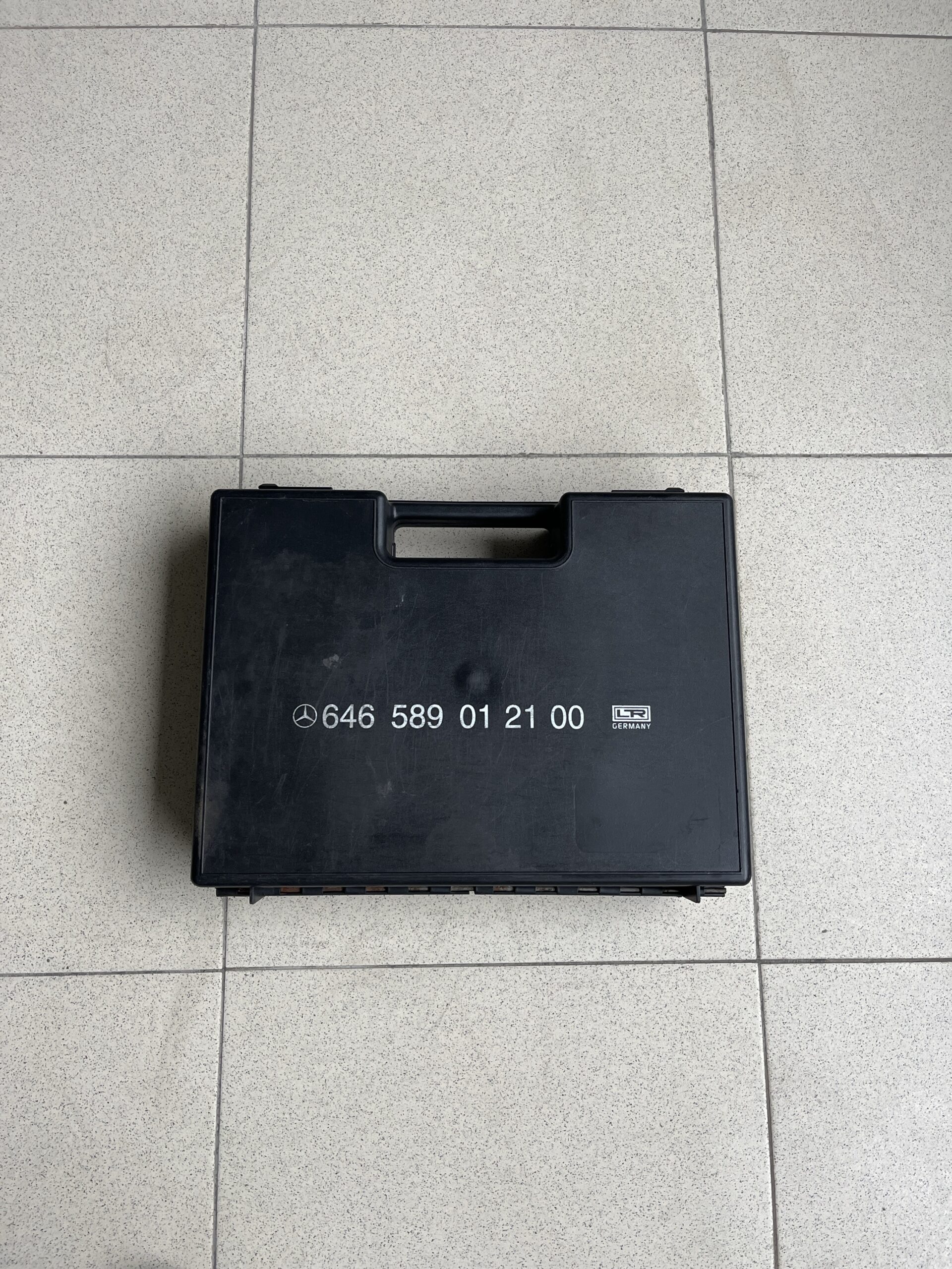 Ferramenta Mercedes W646589012100 - Image 2