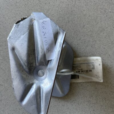 Chapa protetora do apoio de motor Mercedes A6382410334