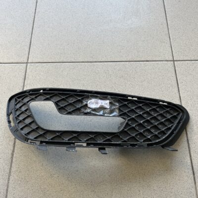 Grelha Mercedes 2128851323