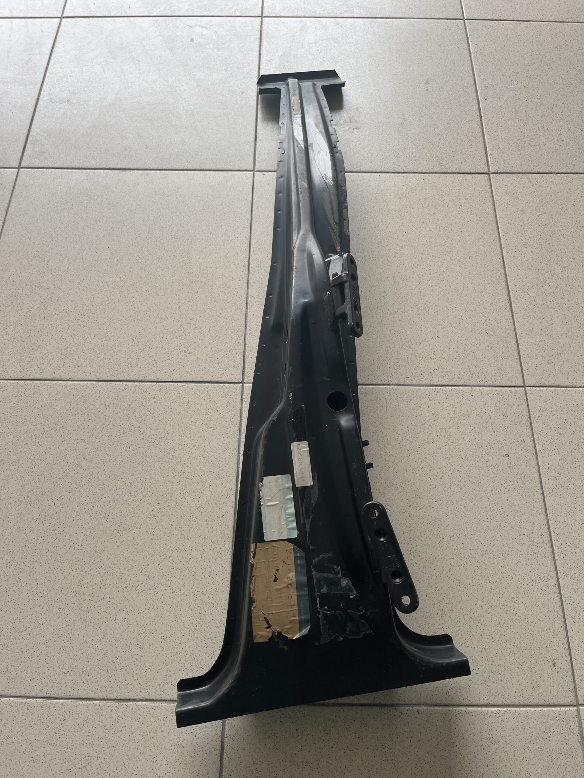 Pilar central Mercedes A2016300711