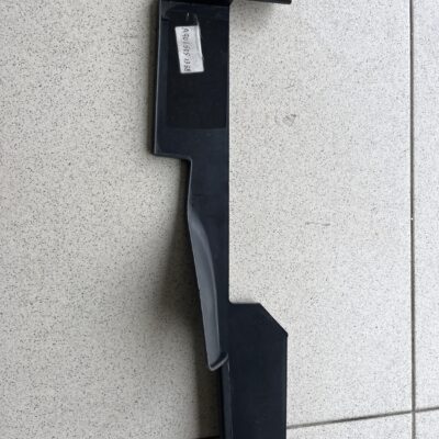 Resguardo lateral de radiador Mercedes A9015051388