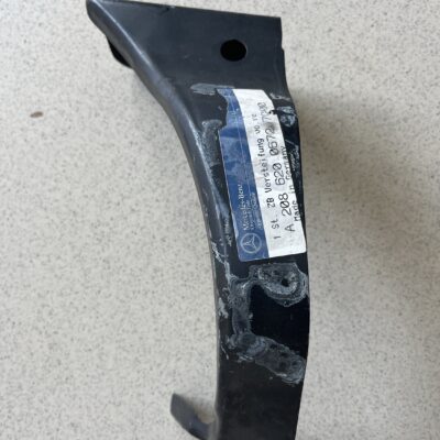 Suporte da cava da roda Mercedes A2086200672