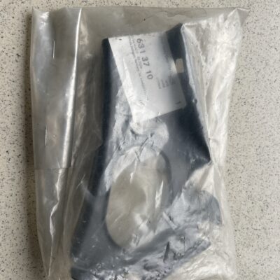 Suporte da dobradiça Mercedes A6396313710