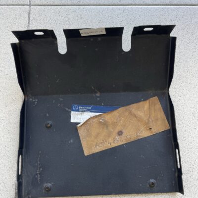 Suporte da pala traseira Mercedes A9048820114