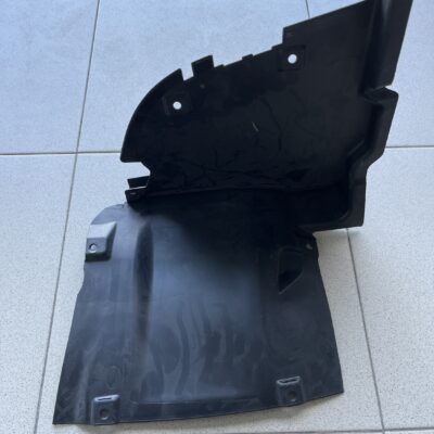 Resguardo cava de roda Mercedes A203880114