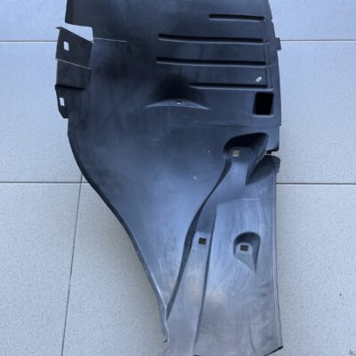 Resguardo cava de roda Mercedes A2206901930