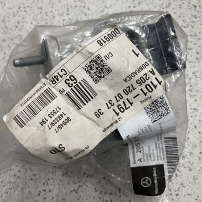 Dobradiça Mercedes A2057200737