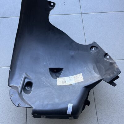 Resguardo cava de roda Mercedes A2116901430