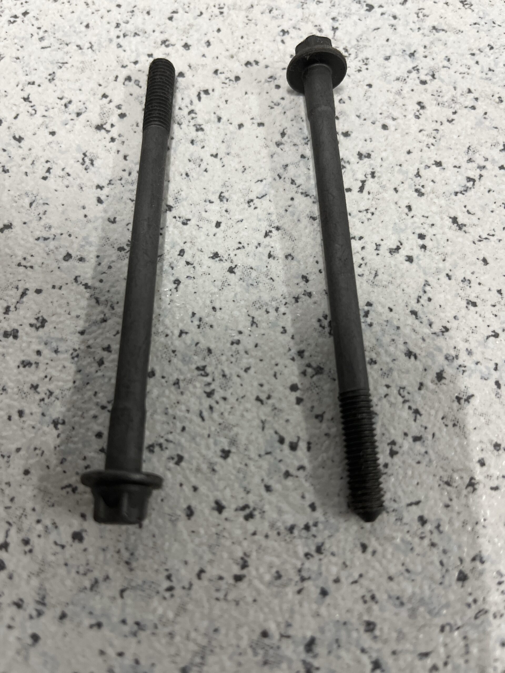 Parafuso Mercedes A6110160071