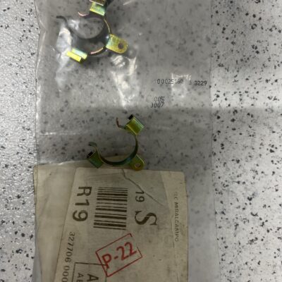 Braçadeira Mercedes A6012030145