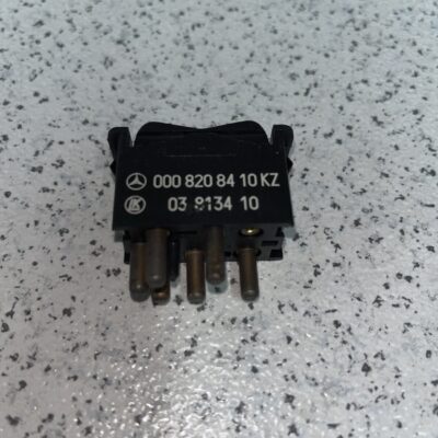 Botão Mercedes A0008208410