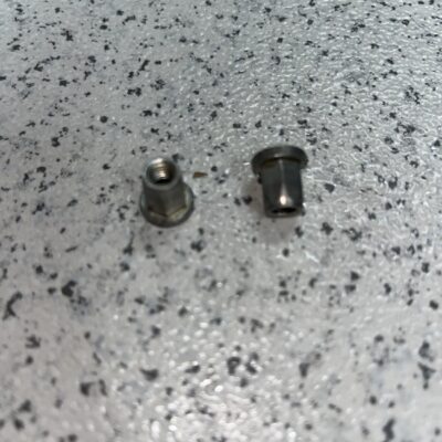 Porca de rebitar Mercedes A1409900658