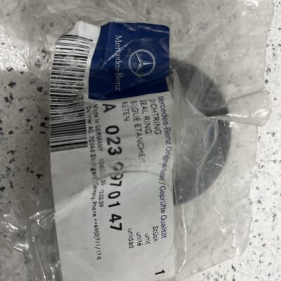Retentor Mercedes A0239970147
