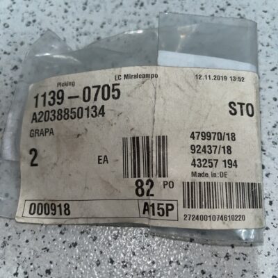 Grampo Mercedes A2038850134