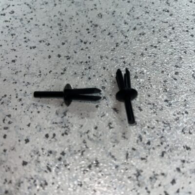 Rebite de expansão Mercedes A0009908292