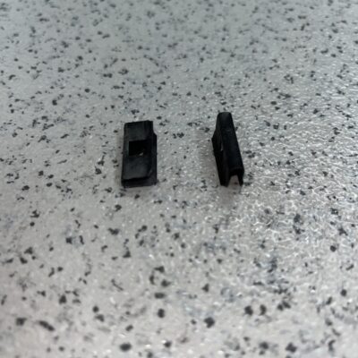 Grampo Mercedes A0049885678