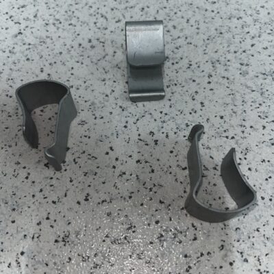 Grampo de mola Mercedes A9015040046