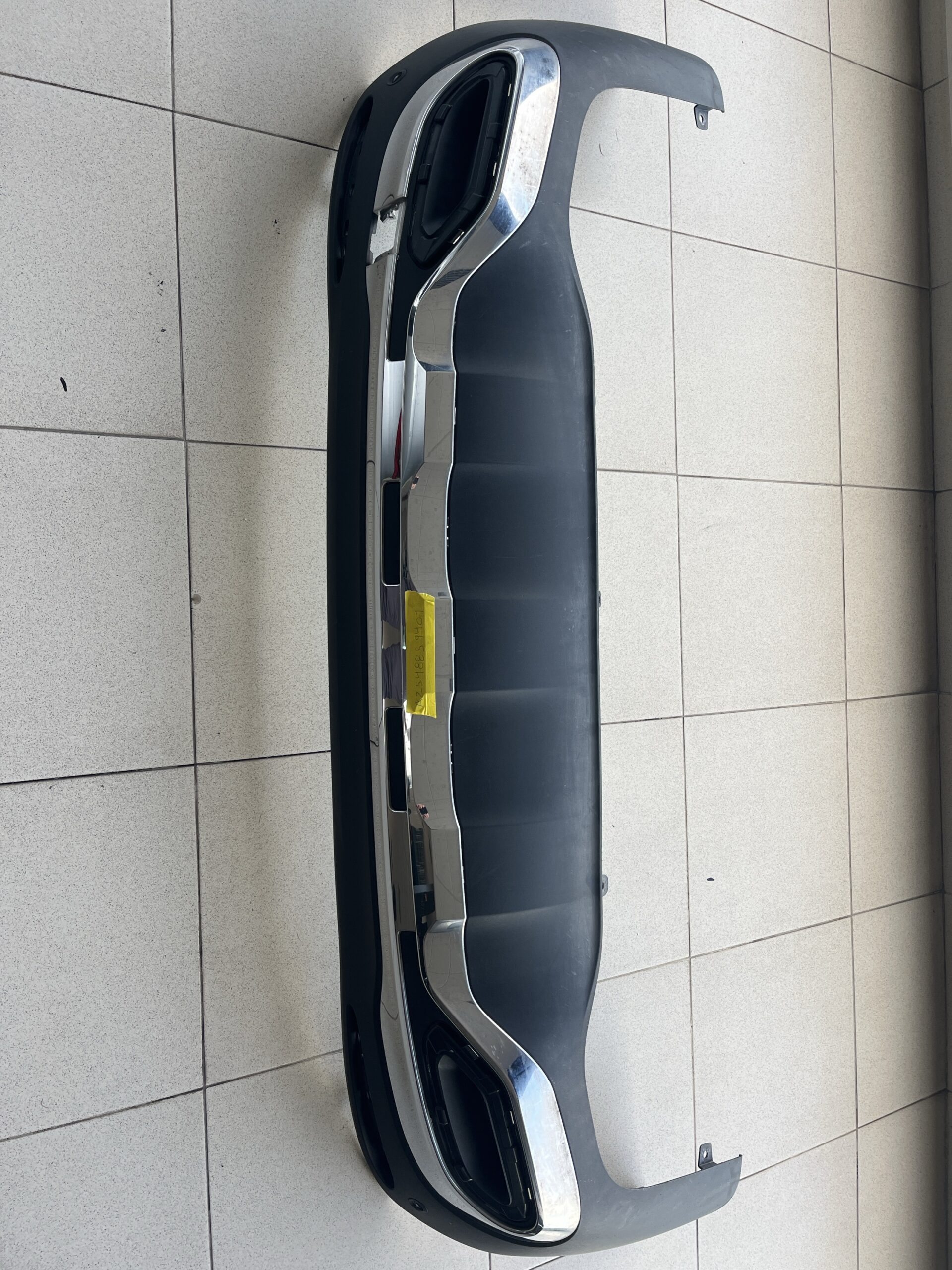 Friso inferior de pára-choque traseiro GLC Mercedes A2458859401